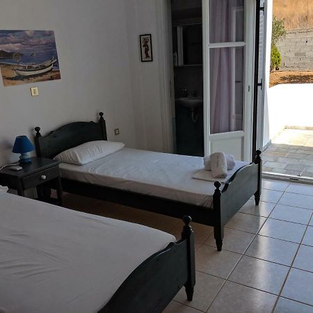 Anthoula'S Sea View Apartment Piso Livadi Exterior photo