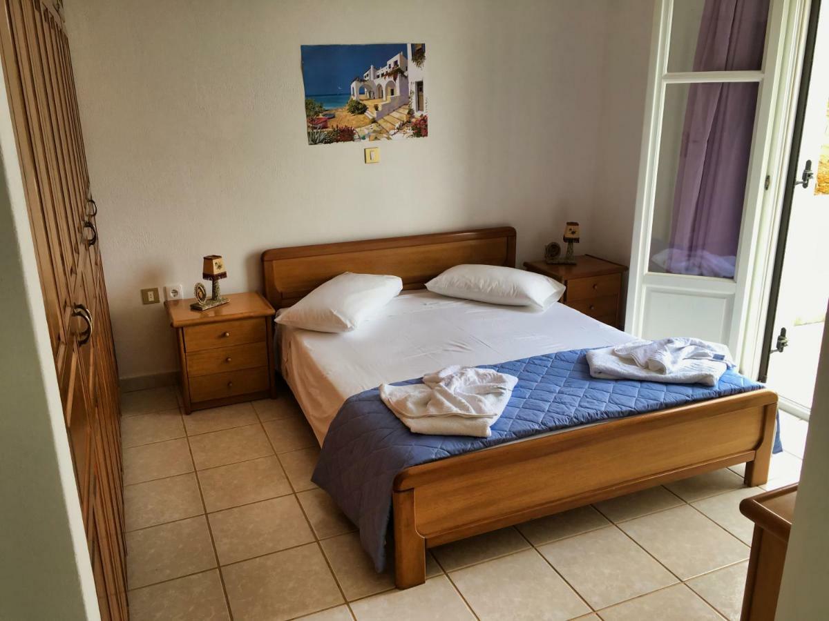 Anthoula'S Sea View Apartment Piso Livadi Exterior photo