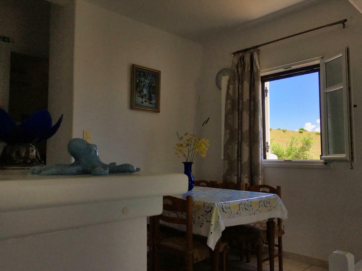 Anthoula'S Sea View Apartment Piso Livadi Exterior photo