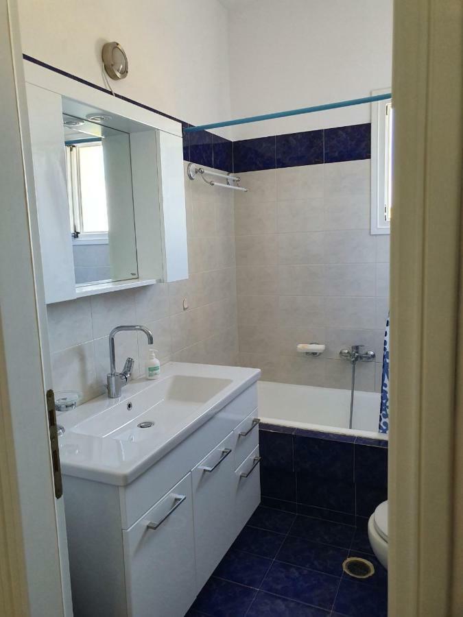 Anthoula'S Sea View Apartment Piso Livadi Exterior photo