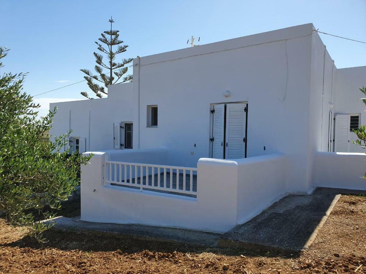 Anthoula'S Sea View Apartment Piso Livadi Exterior photo