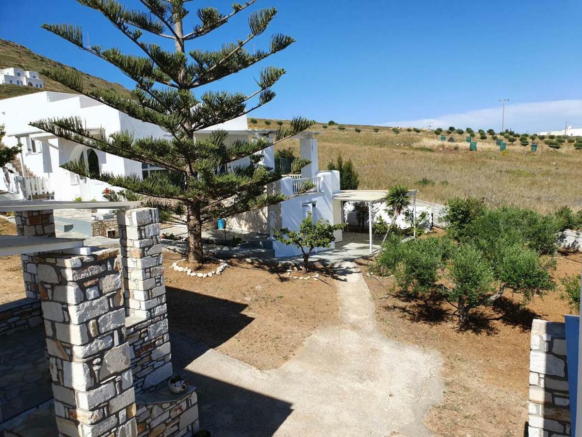 Anthoula'S Sea View Apartment Piso Livadi Exterior photo