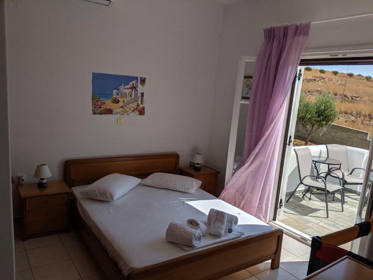 Anthoula'S Sea View Apartment Piso Livadi Exterior photo